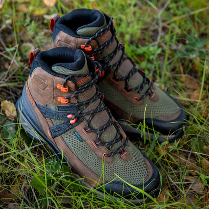 Traverse Mid Waterproof Hiking Boot - US 6138